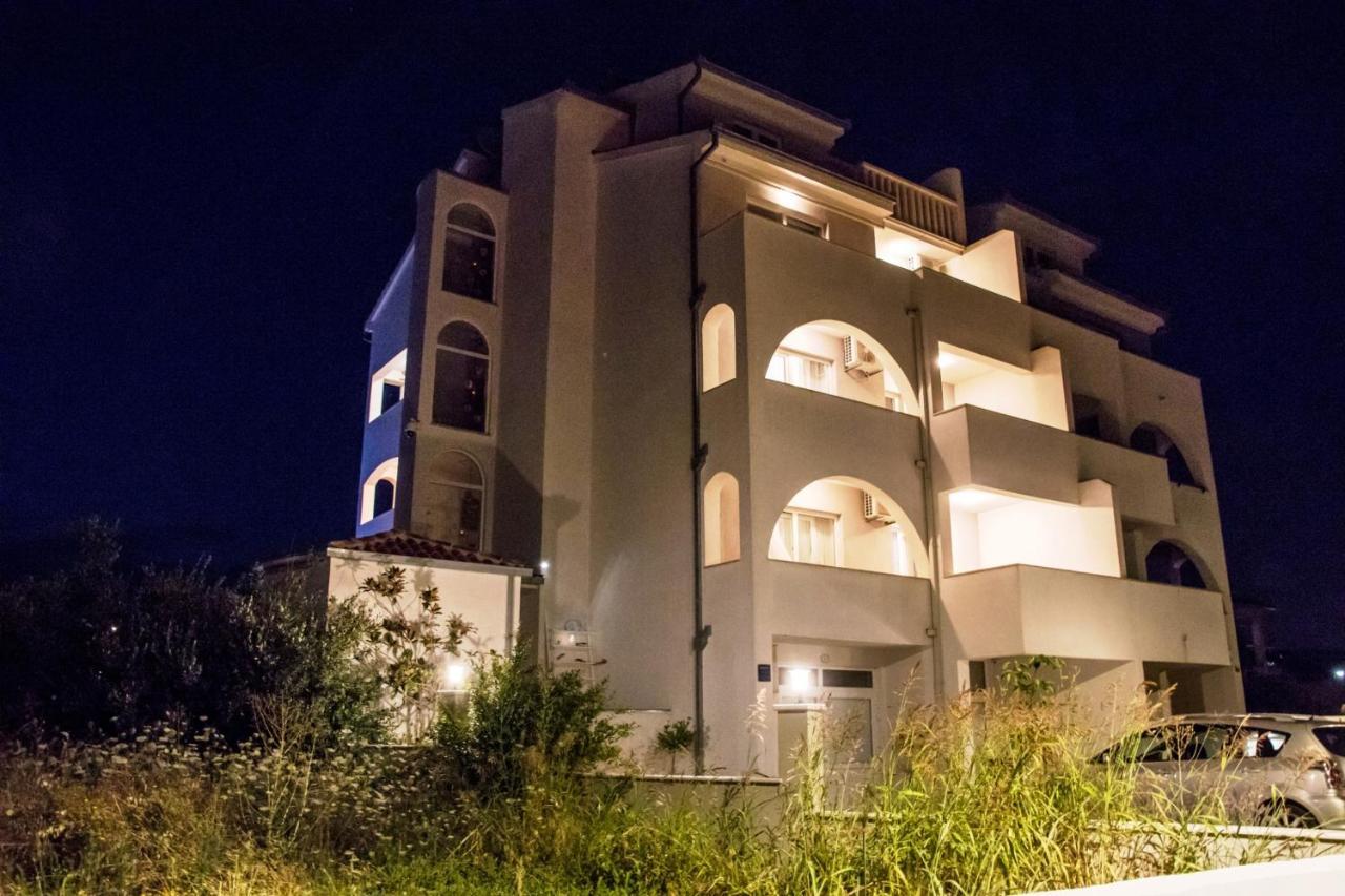 Villa Apartments Katja 特罗吉尔 外观 照片