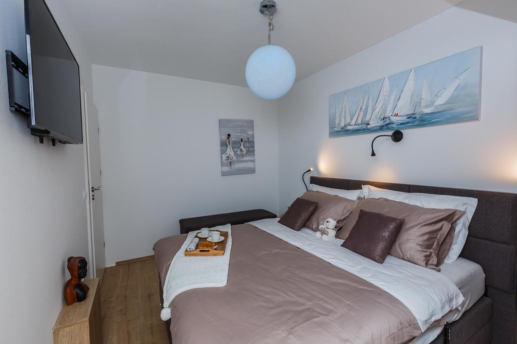 Villa Apartments Katja 特罗吉尔 外观 照片