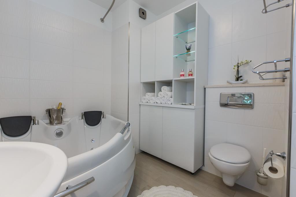 Villa Apartments Katja 特罗吉尔 外观 照片