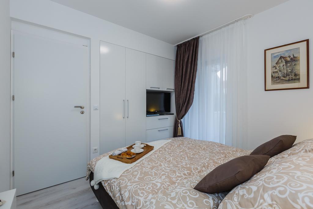 Villa Apartments Katja 特罗吉尔 外观 照片
