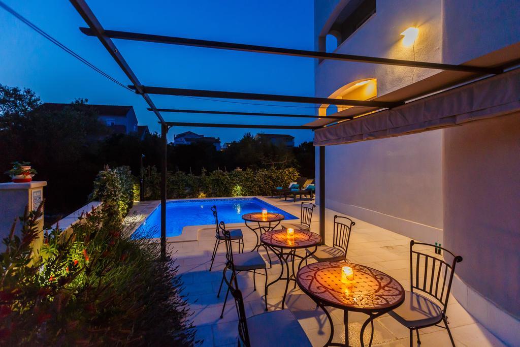 Villa Apartments Katja 特罗吉尔 外观 照片