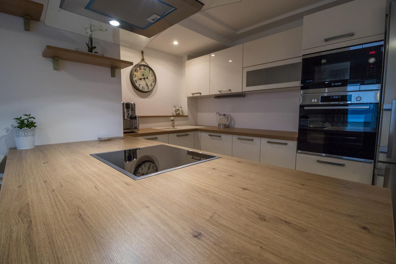 Villa Apartments Katja 特罗吉尔 外观 照片