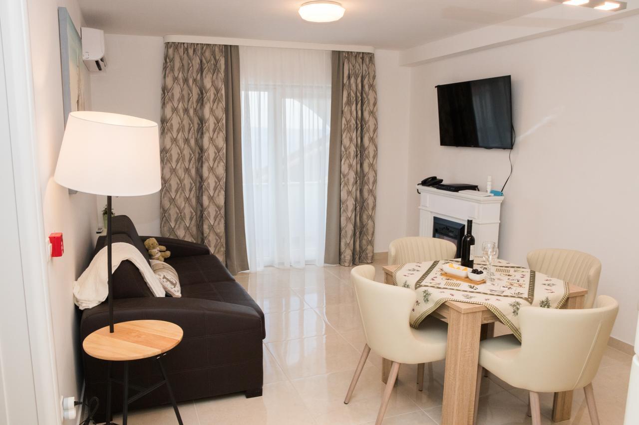 Villa Apartments Katja 特罗吉尔 外观 照片